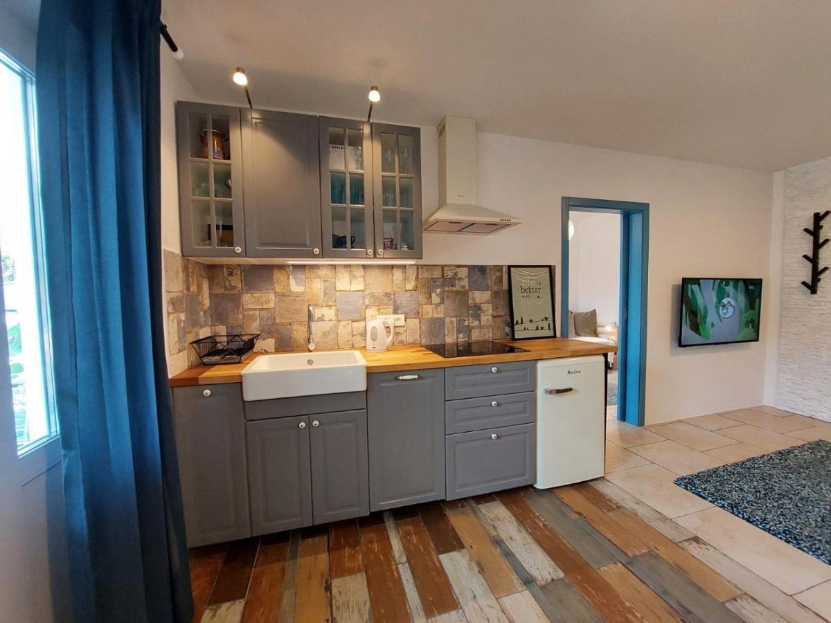 Apartamento Postaja 33 Zgornje Skofije Exterior foto