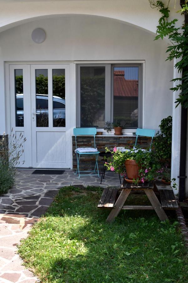 Apartamento Postaja 33 Zgornje Skofije Exterior foto