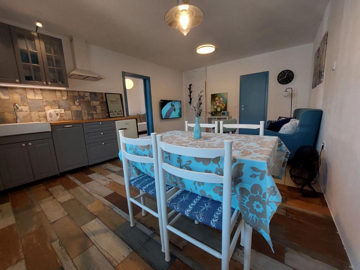 Apartamento Postaja 33 Zgornje Skofije Exterior foto