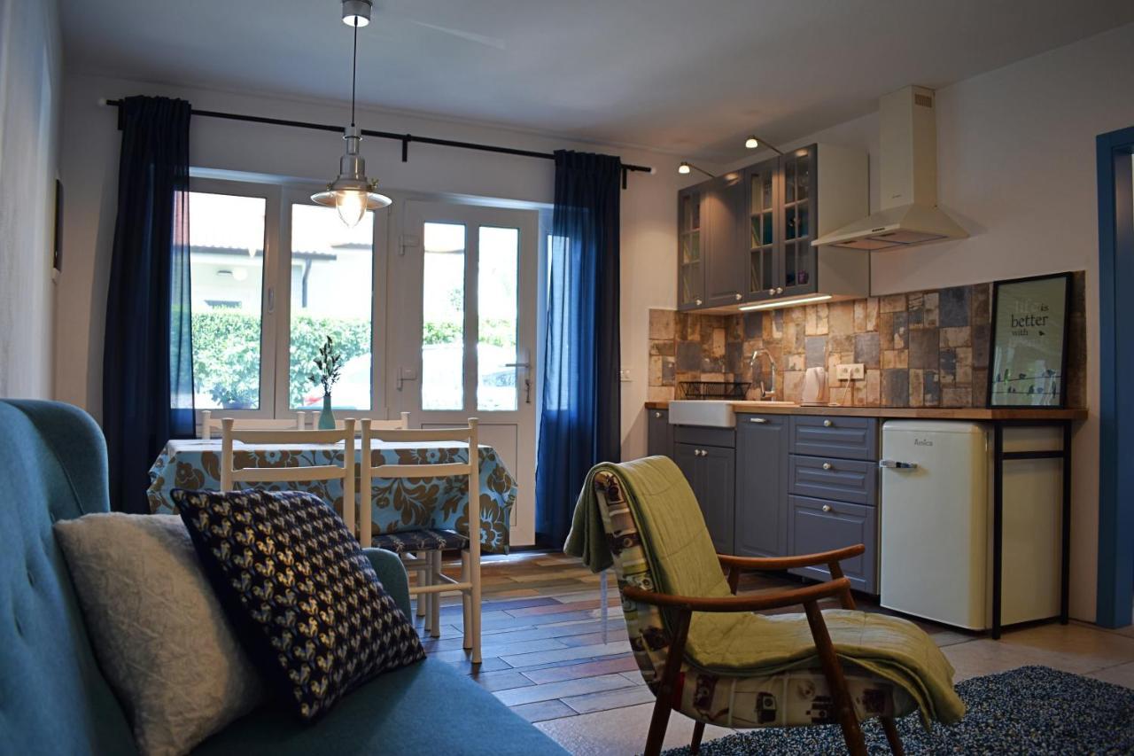 Apartamento Postaja 33 Zgornje Skofije Exterior foto
